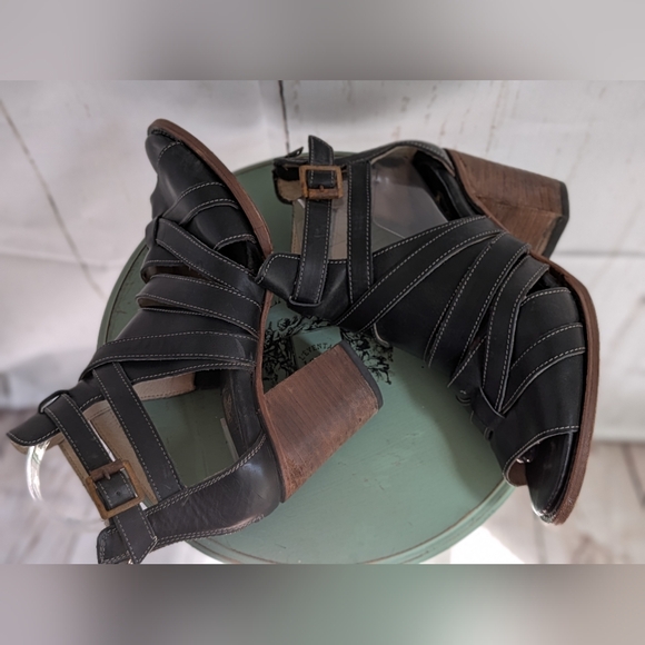 Freebird By Steven Claw Shoes - Picture 9 of 14